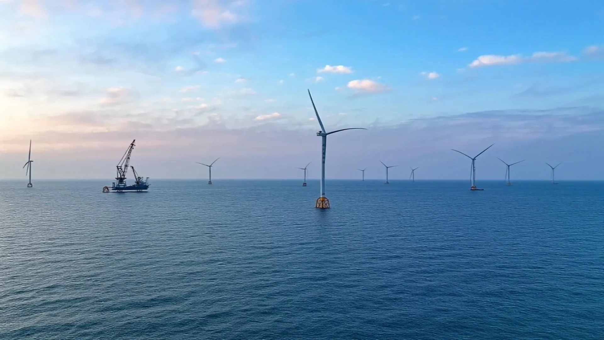 Harnessing the Wind from the Seas! China's Offshore Wind Power Advances into the 'Deep Blue'