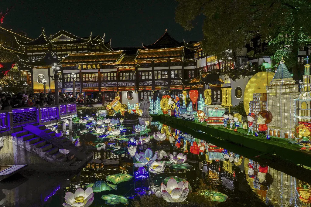 How Can You Make the Most of a 16-Hour Layover in Shanghai?